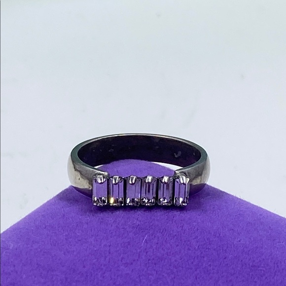 💛 Silver Sorrelli Rectangular Crystal Ring - Picture 1 of 6